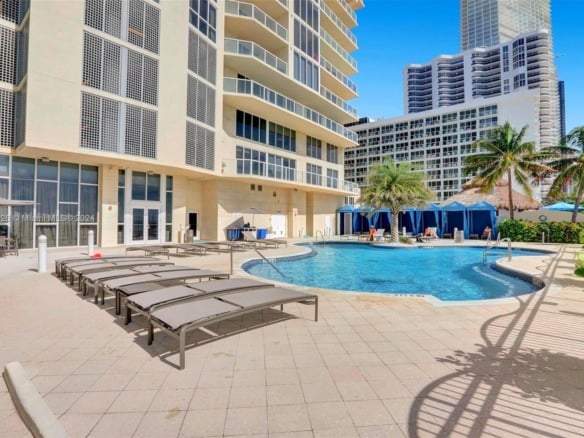 16699 COLLINS AV # 3105, Sunny Isles Beach FL 33160 — #A11686526