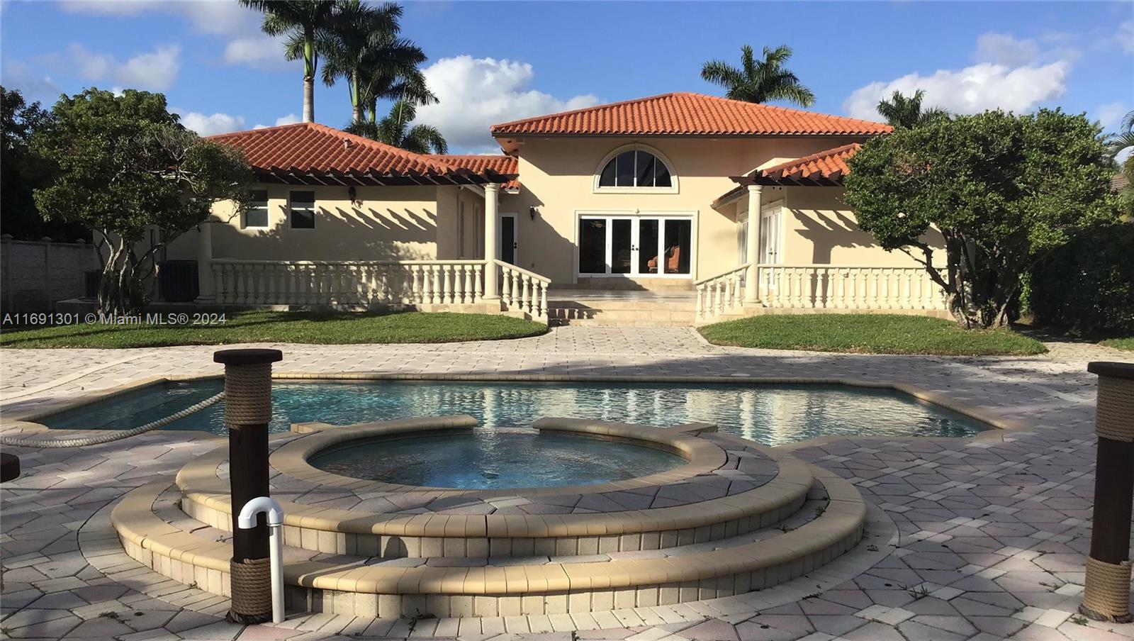 13460 SW 32nd ST, Kendall FL 33175 — #A11691301