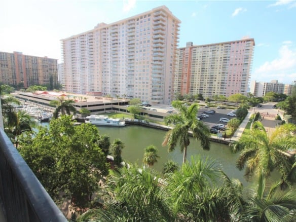 17150 N Bay Rd # 2612, Sunny Isles Beach FL 33160 — #A11704482