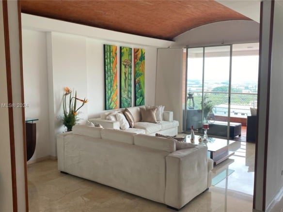 9 Avenida # 1002, CA 760046 — #A11706837