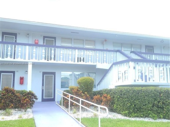 82 Oakridge G # 82, Deerfield Beach FL 33442 — #A11838164
