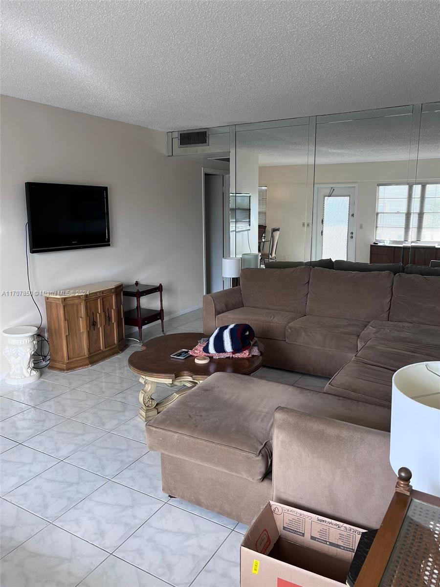 1ad5be0d-3951 324 Fanshaw H # H, Boca Raton FL 33434 — #A11707850