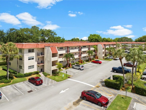 711 S Hollybrook Dr # 109, Pembroke Pines FL 33025 — #A11709725