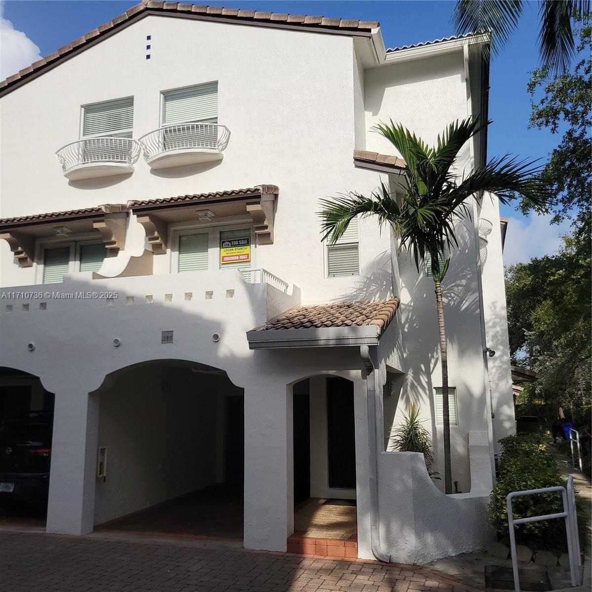 2005 Oceanwalk Ter, Lauderdale By The Sea FL 33062 — #A11710736
