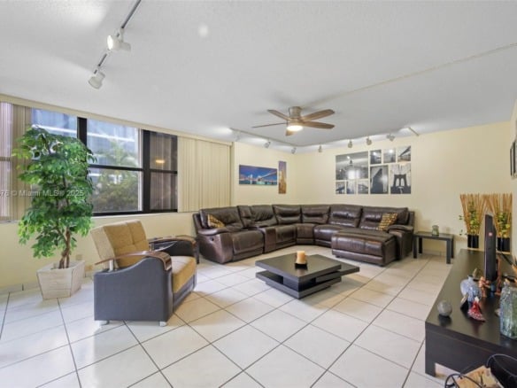 20401 NE 30th Ave # 8, Aventura FL 33180 — #A11716576