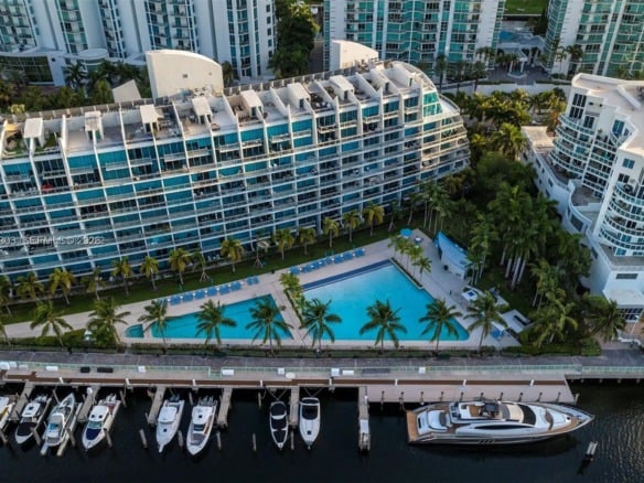 2950 NE 188th St # 406, Aventura FL 33180 — #A11719303
