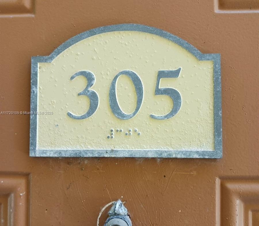 900