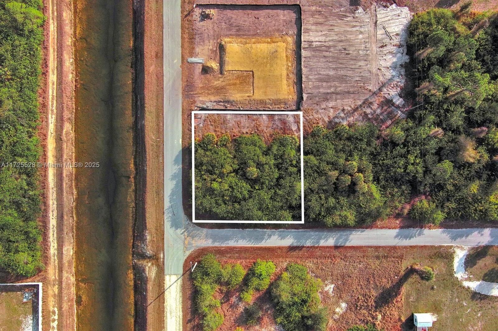 1ad5be0d-4160 4506 E 19th St, Lehigh Acres FL 33973 — #A11725528