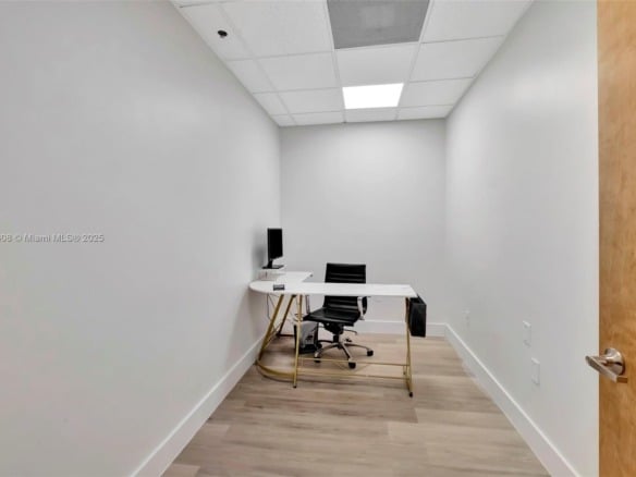 12550 Biscayne Blvd # 15, North Miami FL 33181 — #A11725608