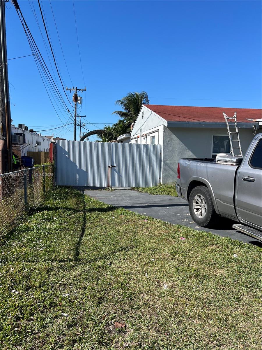 1ad5be0d-4167 720 NW 30th Ave, Miami FL 33125 — #A11726081