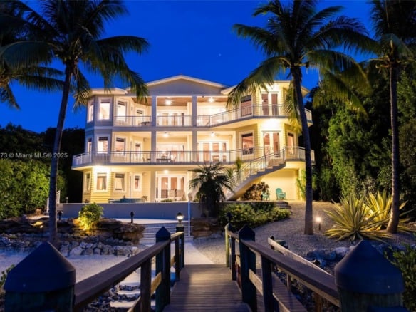 104 Coastal Dr, Key Largo FL 33037 — #A11726373