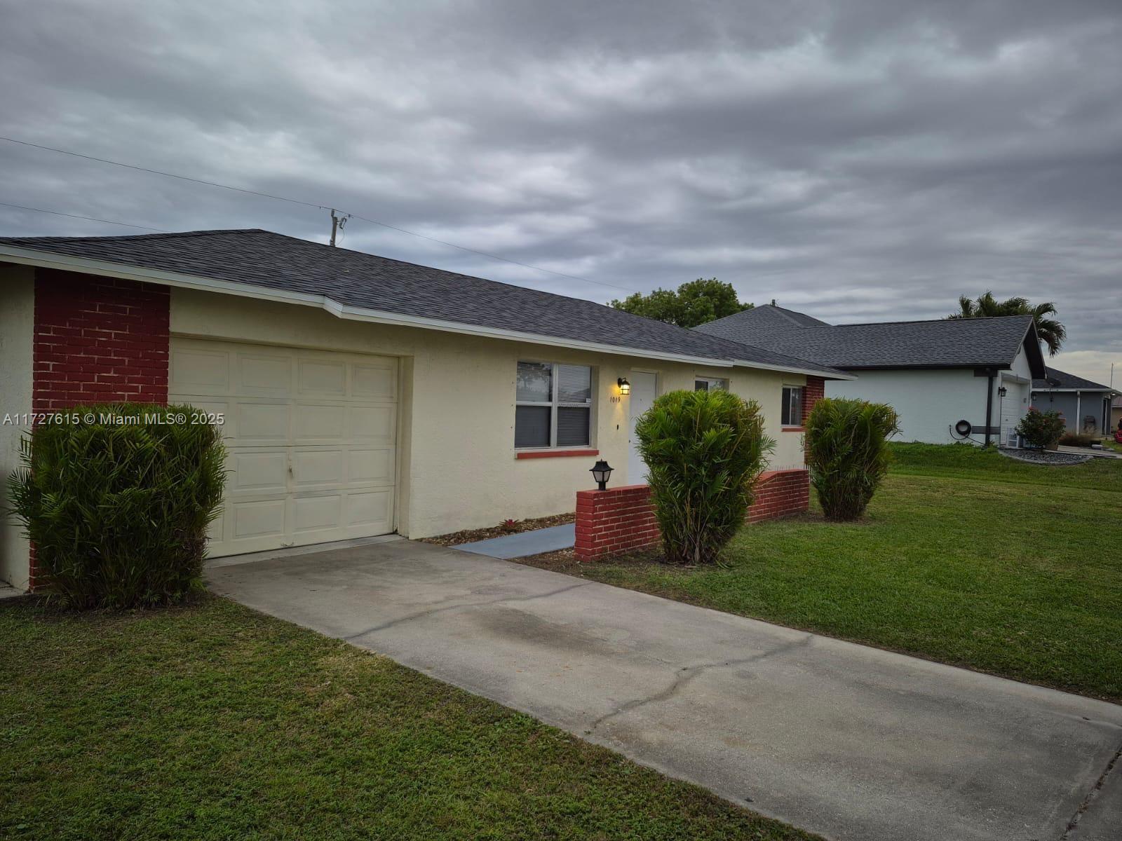 1ad5be0d-4190 1019 NW 7TH PLACE, Cape Coral FL 33993 — #A11727615