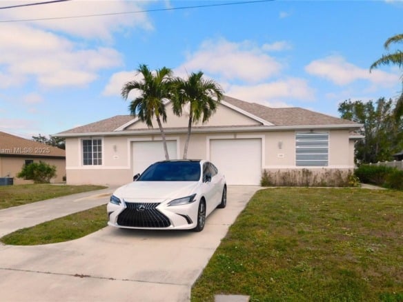 617 SE 7 ST, Cape Coral FL 33990 — #A11732751