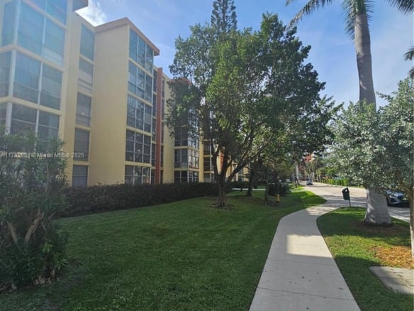 200 172nd St # 102, Sunny Isles Beach FL 33160 — #A11732981