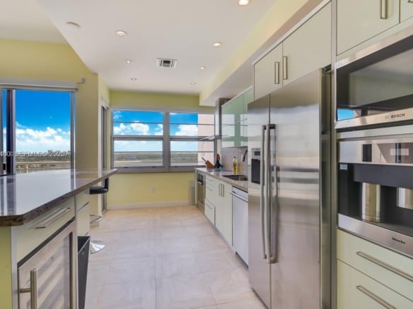 18031 Biscayne Blvd, Aventura FL 33160 — #A11736400