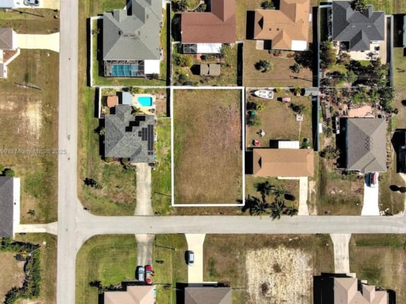 2013 NE 18th Ave, Cape Coral FL 33909 — #A11737350
