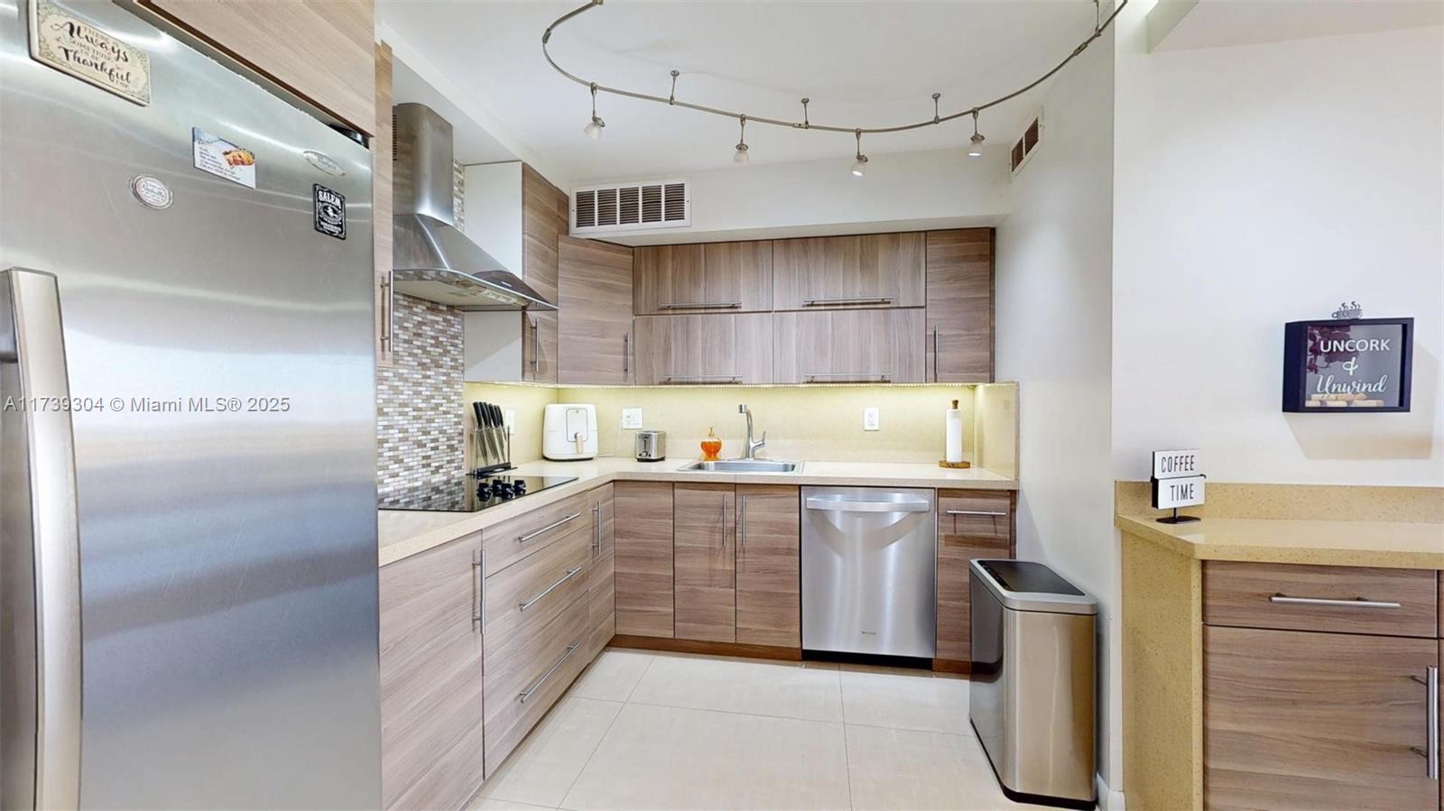 1ad5be0d-4347 600 N Three Islands Blvd # 803, Hallandale Beach FL 33009 — #A11739304