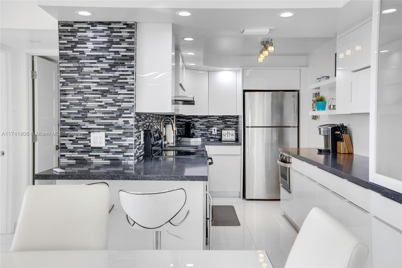 1ad5be0d-4377 3031 N Ocean Blvd # 604, Fort Lauderdale FL 33308 — #A11741806