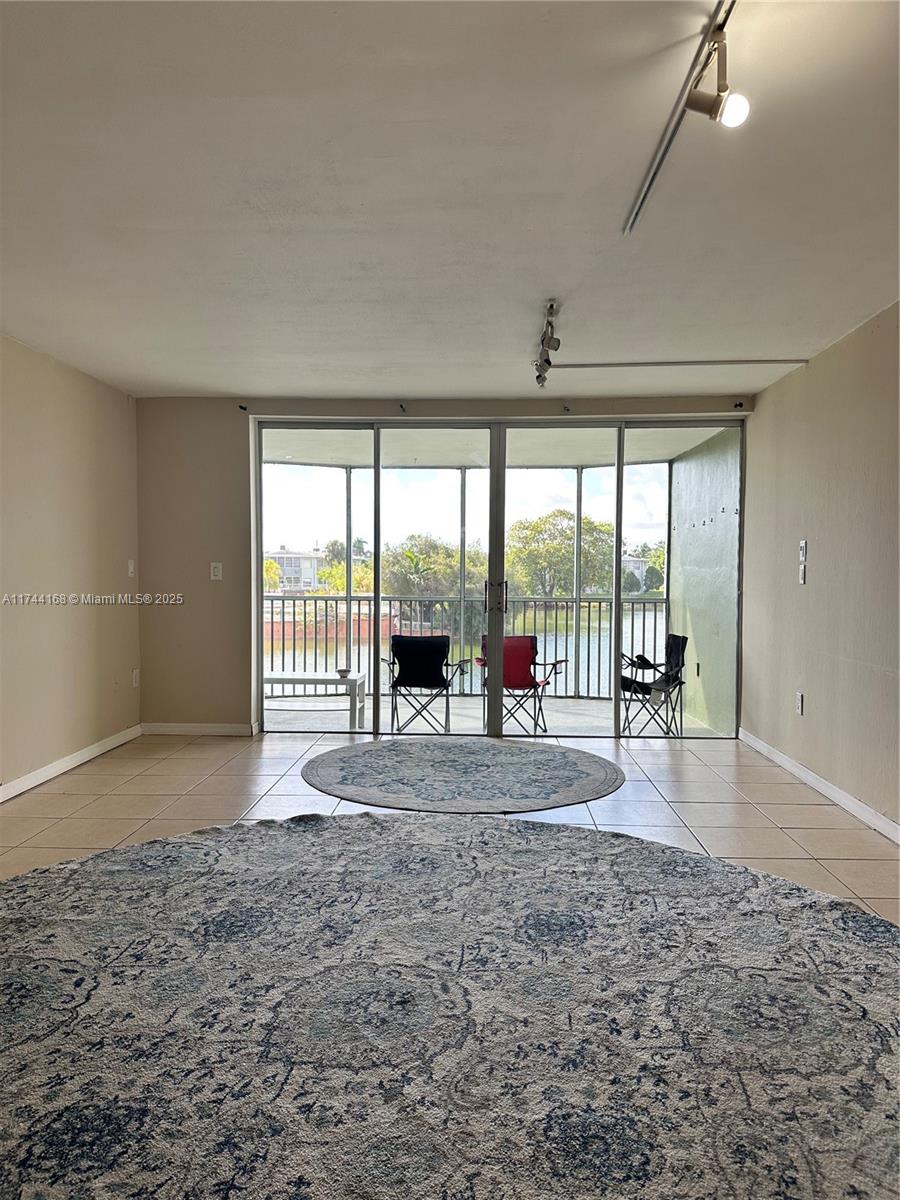 1ad5be0d-4403 1750 NE 191st St # 4, Miami FL 33179 — #A11744168