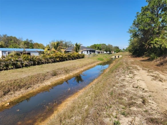 2719 50 W, Lehigh Acres FL 33971 — #A11744970