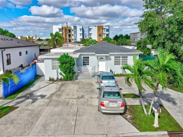 859 E 23rd St, Hialeah FL 33013 — #A11748305
