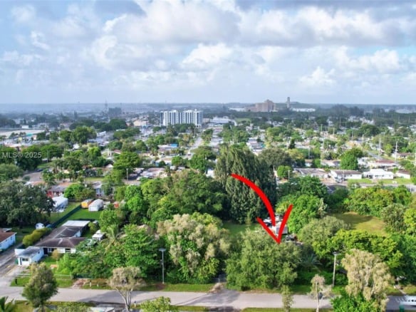 4381 SW 51st St, Dania Beach FL 33314 — #A11749682