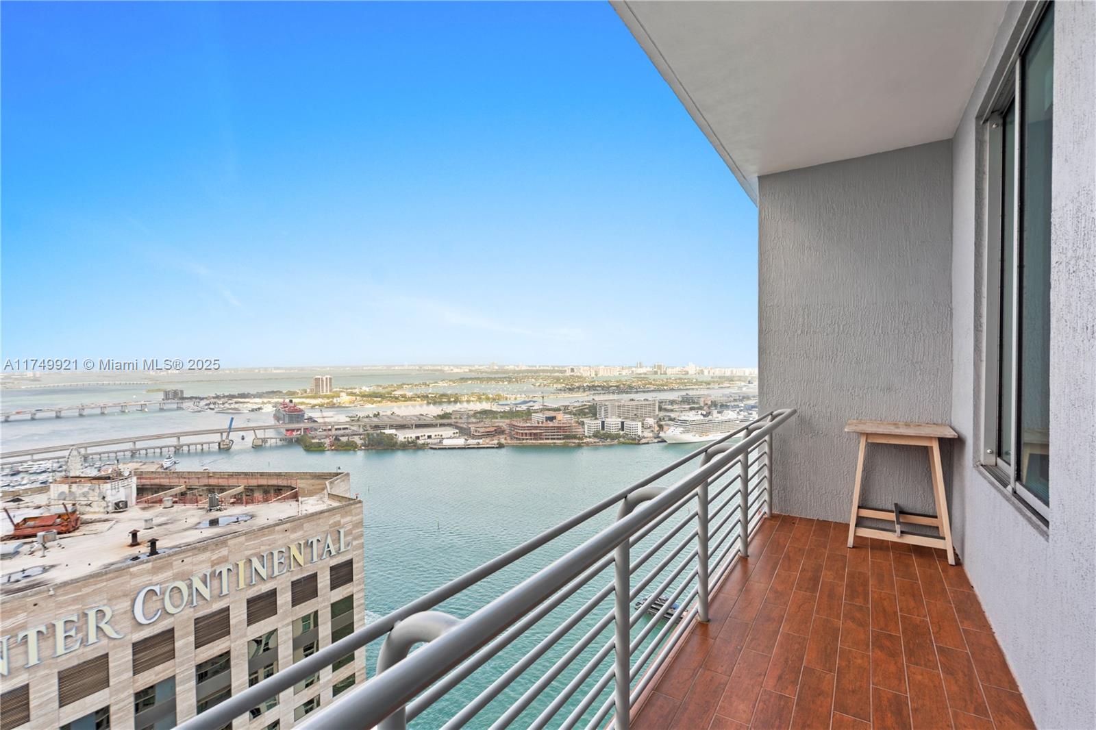 1ad5be0d-4488 335 S Biscayne Blvd, Miami FL 33131 — #A11749921
