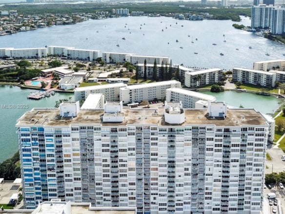 18051 Biscayne Blvd # 801, Aventura FL 33160 — #A11750080