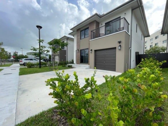 302 NW 11th Ct, Florida City FL 33034 — #A11750487