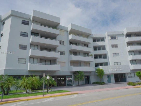 7300 Wayne Ave # 317, Miami Beach FL 33141 — #A11753559