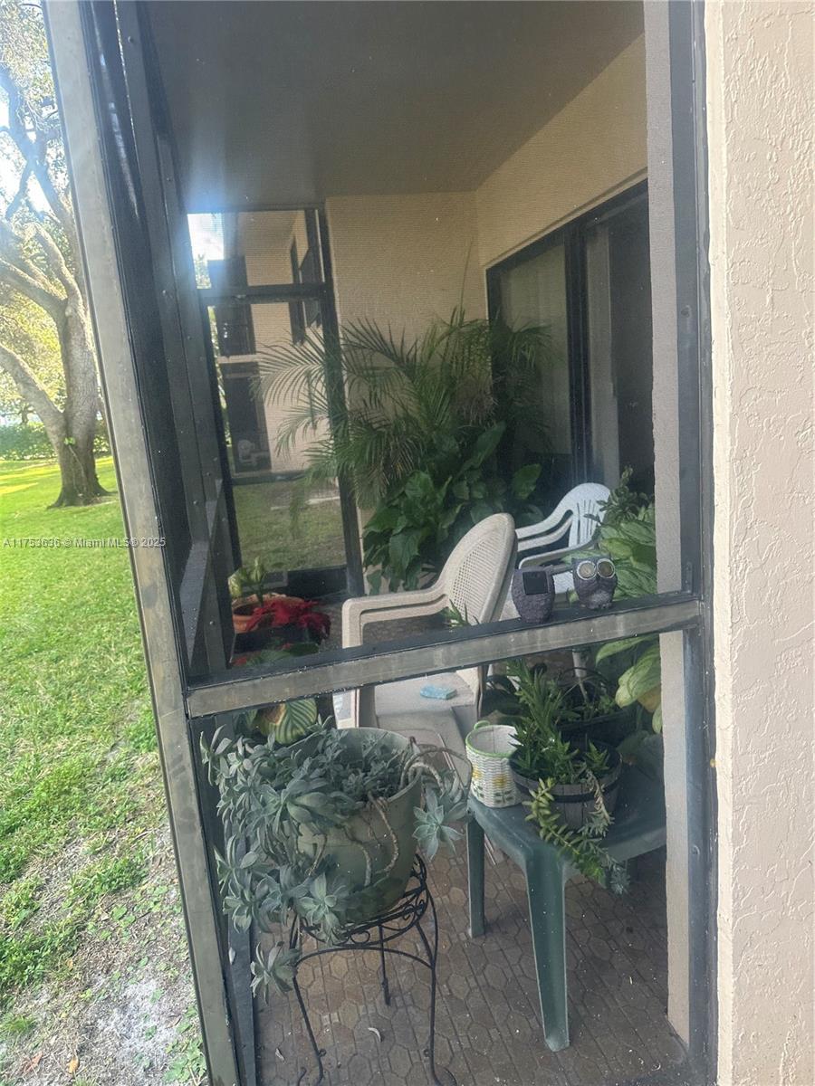 1ad5be0d-4535 5851 Washington St # 84, Hollywood FL 33121 — #A11753636