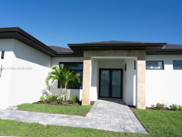 1817 NE 17th st, Other City – In The State Of Florida FL 33909 — #A11756962