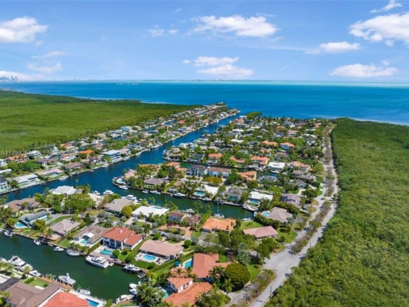 1117 Bella Vista Ave, Coral Gables FL 33156 — #A11759261