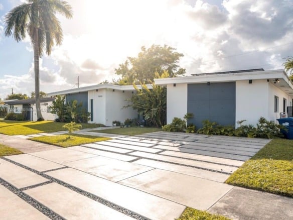 19600 NE 19th Ave, Miami FL 33179 — #A11760568