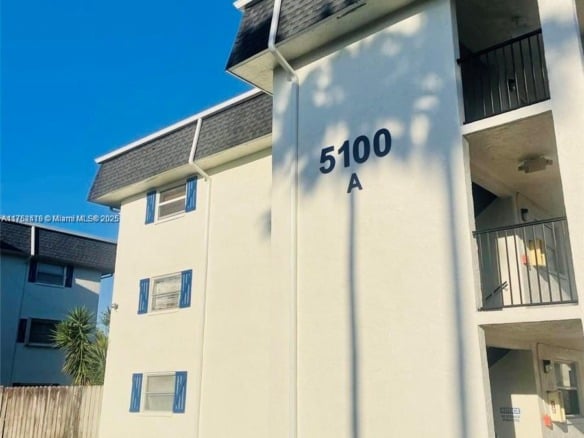 5100 SW 64th Ave # 101, Davie FL 33314 — #A11762419