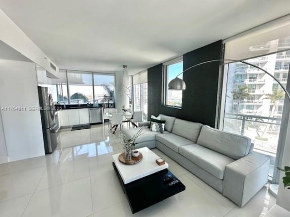 92 SW 3rd St # 1410, Miami FL 33130 — #A11764611