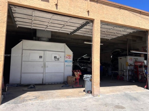 Body Shop Business For Sale, Hialeah FL 33014 — #A11767267