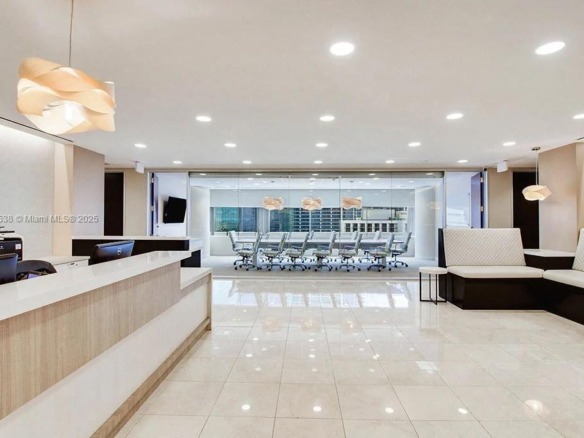 100 SE 2 ST # 2000, Miami FL 33131 — #A11767538