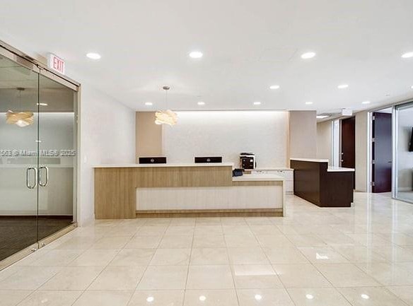 100 SE 2 ST # 2000, Miami FL 33131 — #A11767563