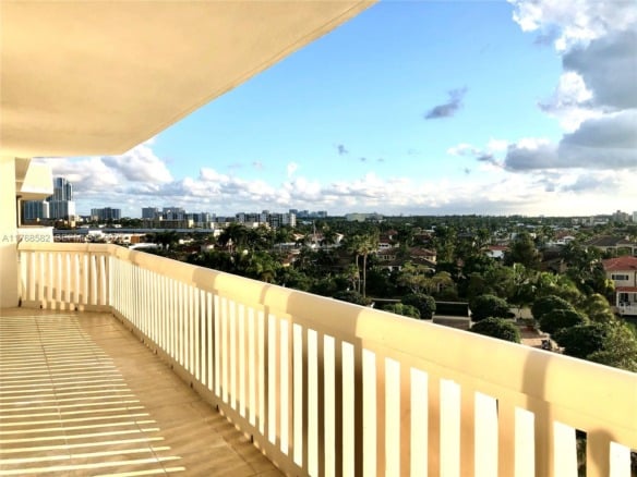 1000 W Island Blvd # 712, Aventura FL 33160 — #A11768582