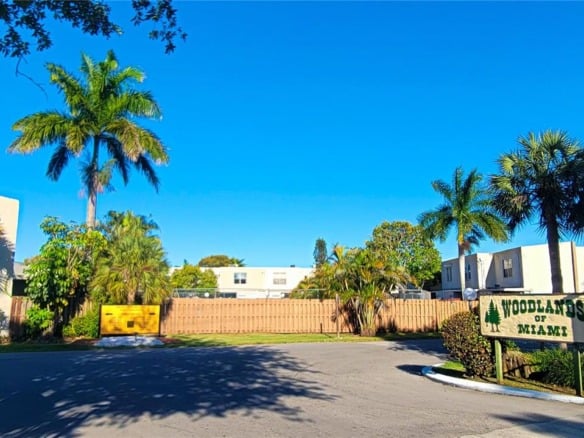 14241 Memorial Hwy # 9F, Miami FL 33161 — #A11769138