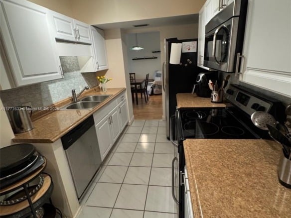 4330 Hillcrest Dr # 304, Hollywood FL 33021 — #A11773633