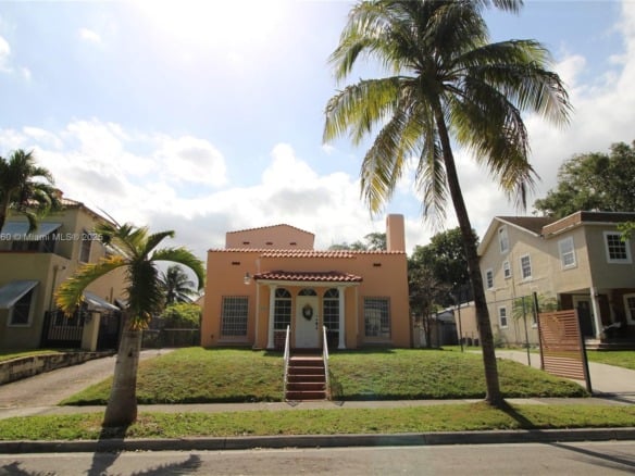 870 NW 14th Ct, Miami FL 33125 — #A11774460