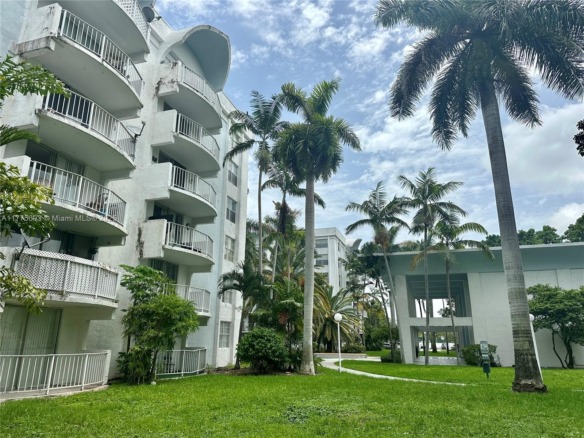 484 NW 165th St Rd # 316, Miami FL 33169 — #A11775693