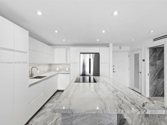 1658 Bay Rd # 504, Miami Beach FL 33139 — #A11778273