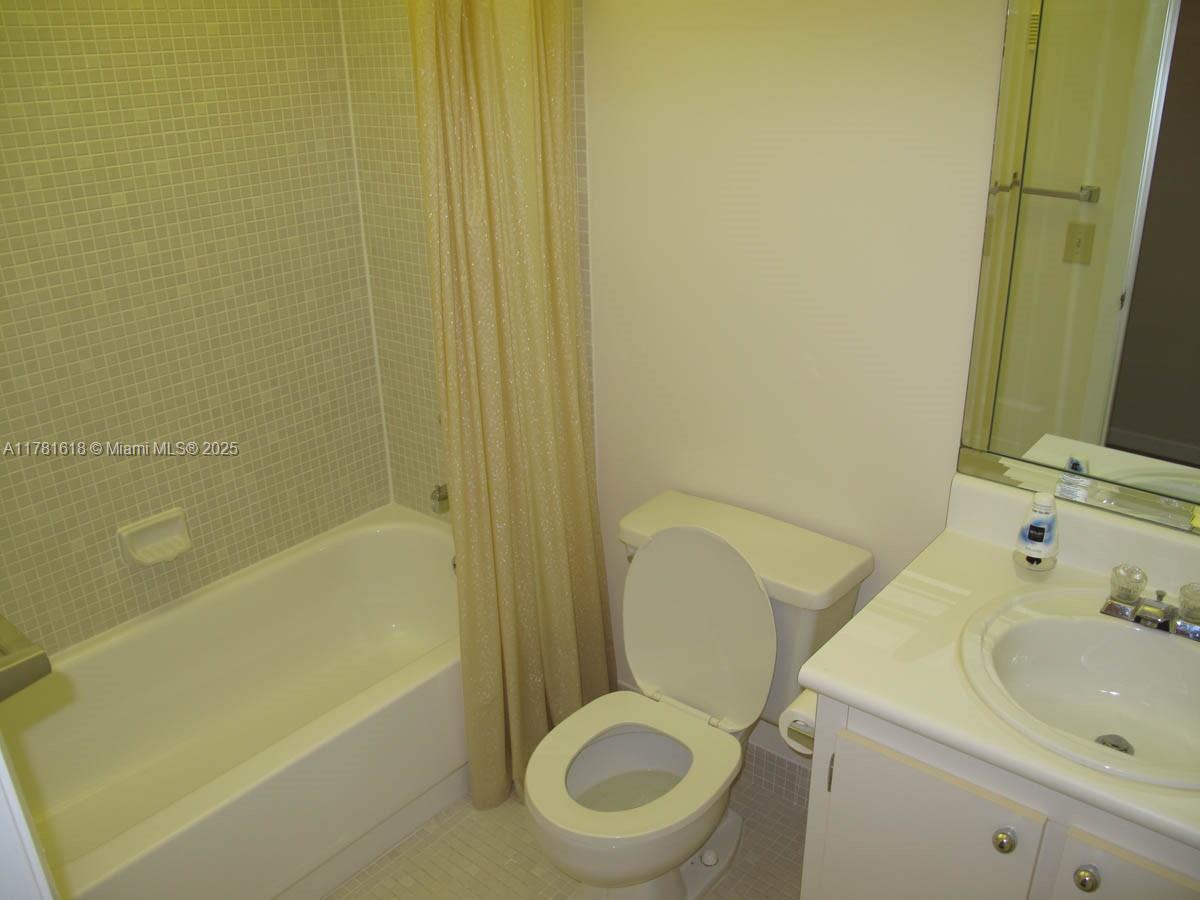 1ad5be0d-5002 9674 S Belfort Cir # 202, Tamarac FL 33321 — #A11781618
