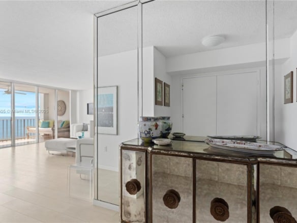 881 Ocean Dr # 24C, Key Biscayne FL 33149 — #A11782505