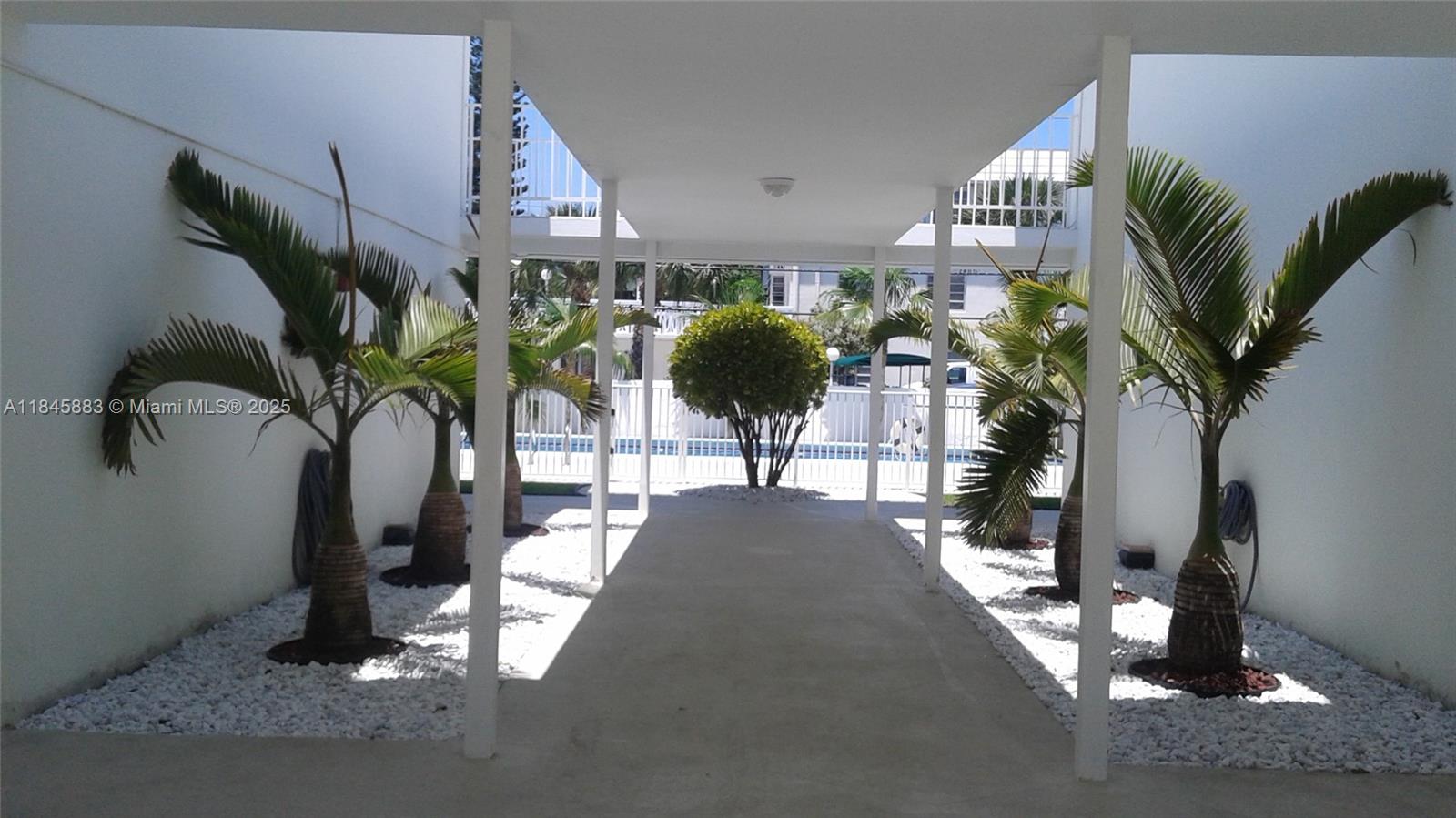 1ad5be0d-507 201 Sunrise Drive # 102, Key Biscayne FL 33149 — #A11845883