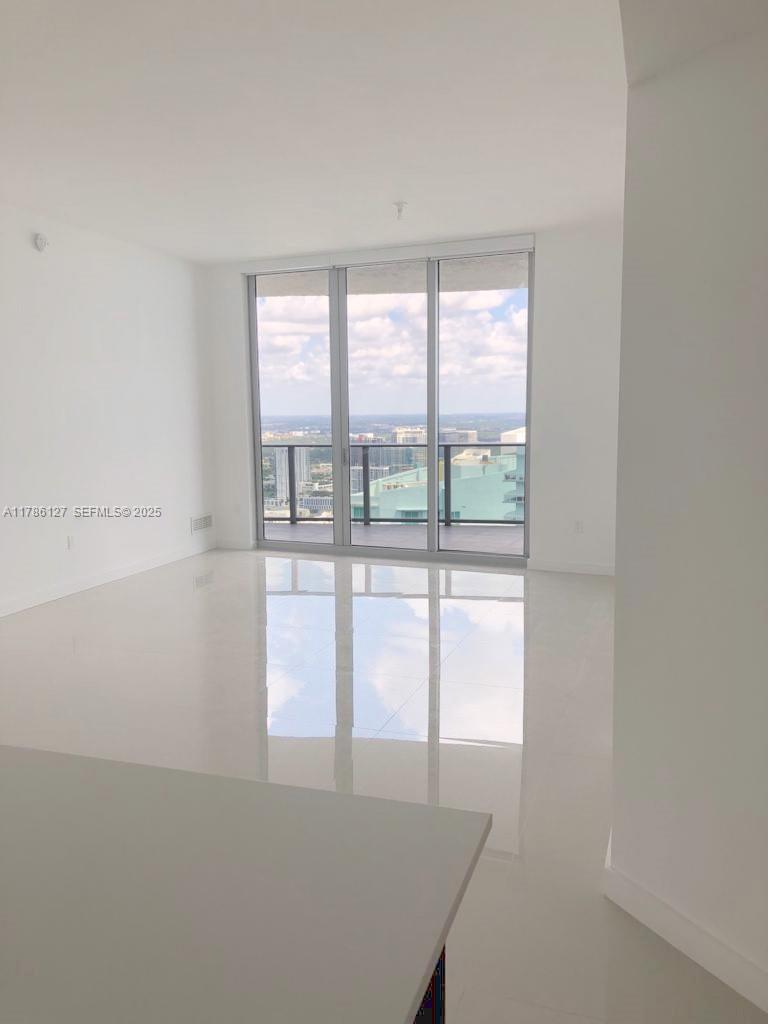 1ad5be0d-5076 488 NE 18th St # 4905, Miami FL 33132 — #A11786127