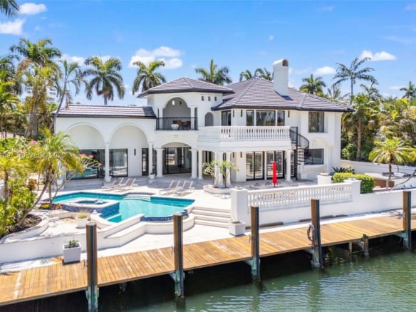 2561 Lucille Dr, Fort Lauderdale FL 33316 — #A11787149